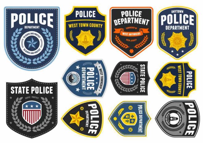 Placas de policía estadounidenses como tatuajes temporales.
